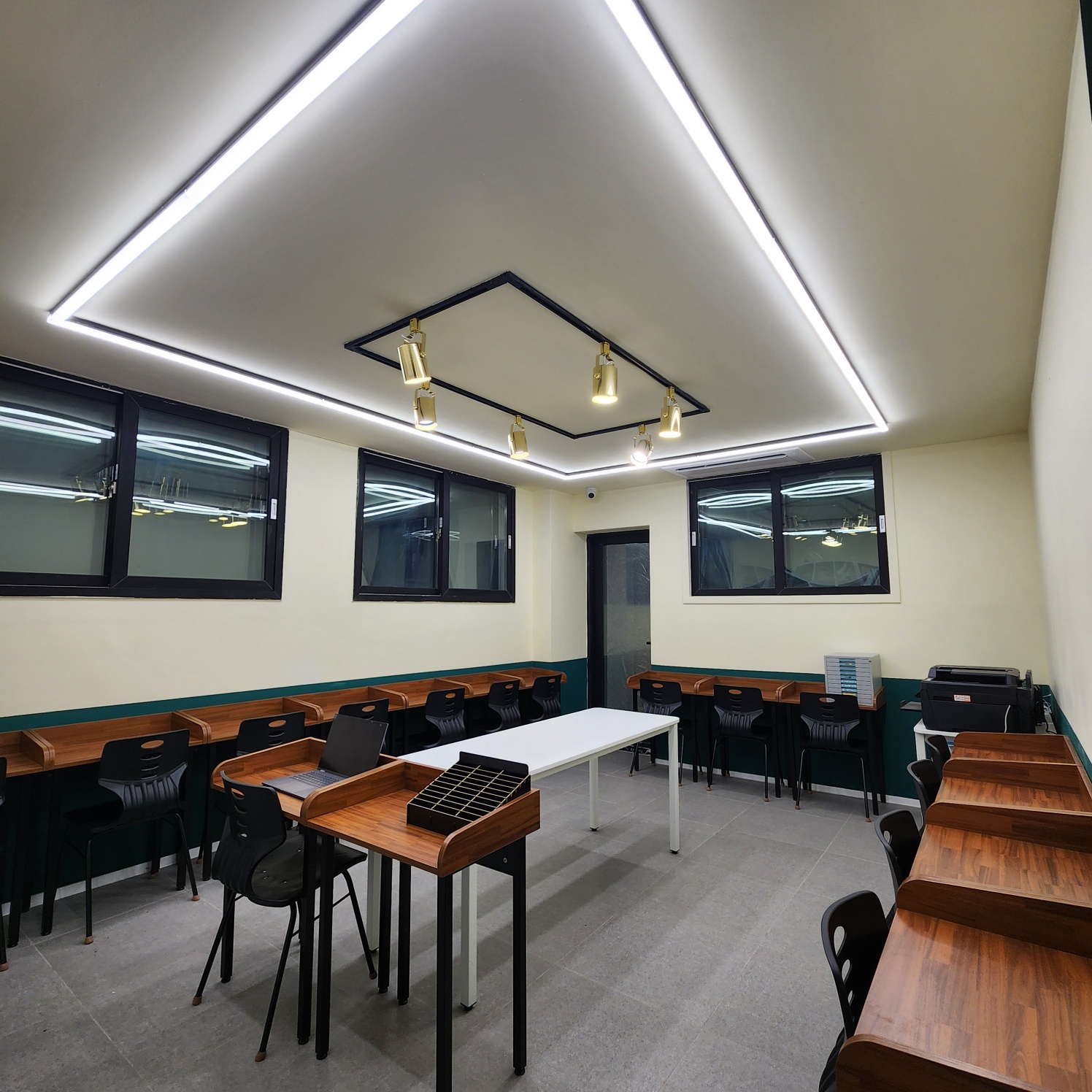 자습실 (Study Zone)